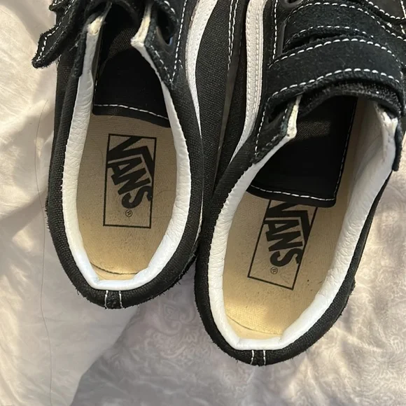 Black vans - Picture 5 of 5